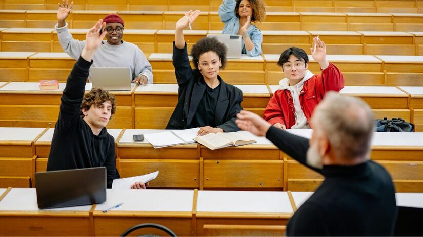Apenas 24% dos jovens brasileiros de 25 a 34 anos concluíram a graduação - Pexels