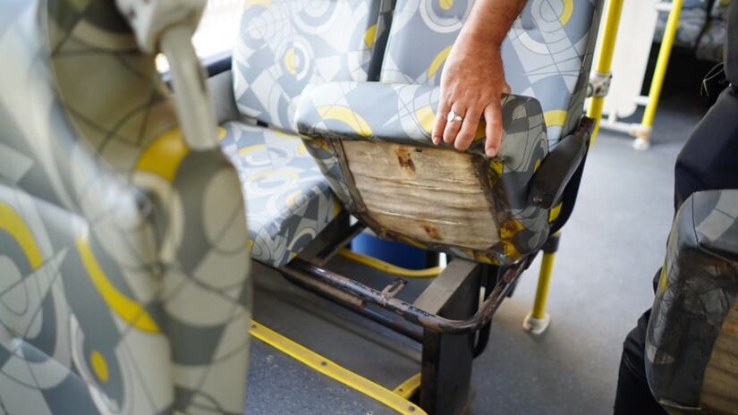 Outros assentos estavam em situação precária / Divulgação/PMM