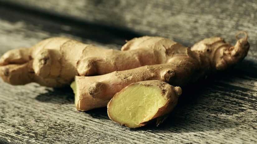 A raiz tem propriedades anti-inflamatórias, antioxidantes e antieméticas / Pixabay