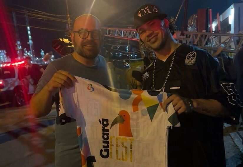Secretário de Cultura, Omar Bermedo, com o ator José Loreto no set do filme 'Se Não Eu Quem Vai Fazer Você Feliz" (Foto: Reprodução/Instagram)