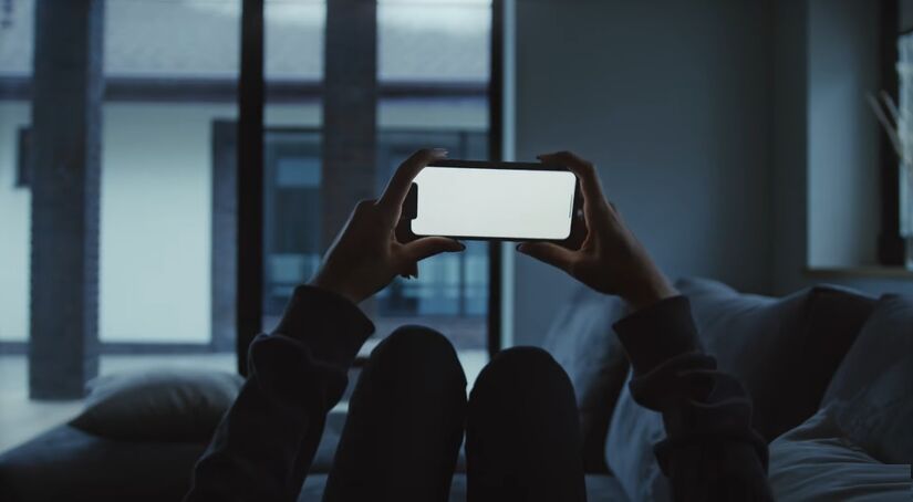 Conforme dados da consultoria Canalys, as vendas de smartphones caíram 1% no segundo trimestre de 2025