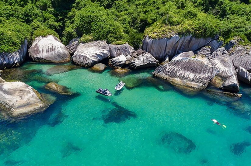 Montão do Trigo, em São Sebastião, é um refúgio de águas cristalinas e lendas de piratas (Divulgação/PMSS)