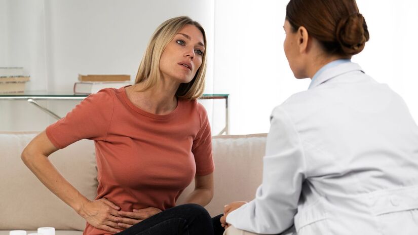 O uso exagerado de vitamina D pode levar à hipervitaminose e, especificamente, à hipercalcemia incluindo danos renais e cardíacos e, em casos graves, pode levar a óbitos - Freepik