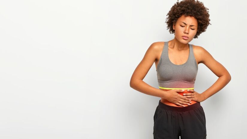 Os sintomas iniciais de intoxicação incluem dor abdominal, náuseas, vômitos e sinais de insuficiência renal aguda - Freepik 