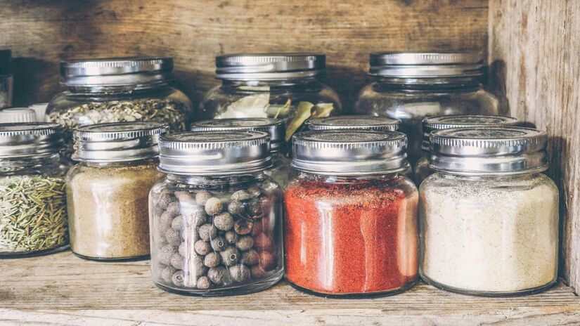 Ao usar os potes com intuitos decorativos, há também uma importância para o cenário de sustentabilidade (Monicore/Pexels)