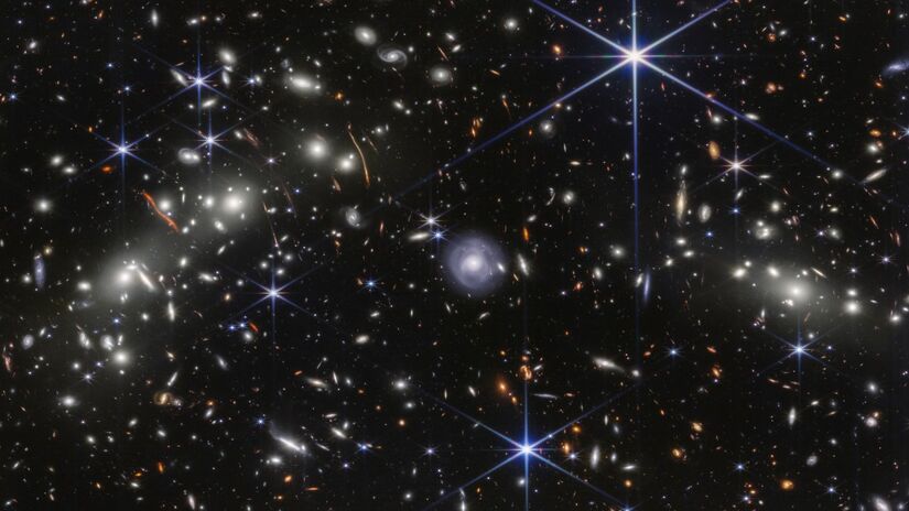 O Telescópio Espacial James Webb da NASA capturou a região central do Aglomerado Bala com sua NIRCam (Câmera de Infravermelho Próximo) / NASA, ESA, CSA, STScI