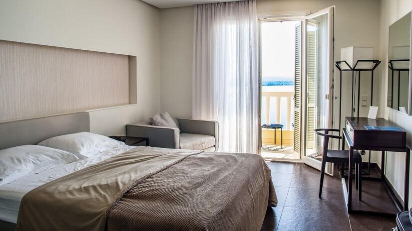 Uma roupa de cama limpa ajudar a harmonizar o quarto / Pixabay