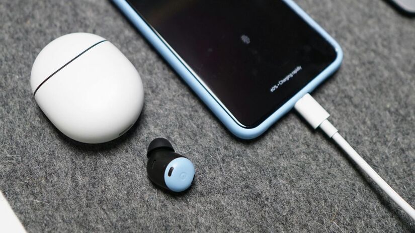 3  Evite usar o aparelho durante o carregamento: Assistir séries, jogar ou realizar outras atividades pesadas enquanto o celular carrega pode causar superaquecimento e prejudicar o processo - Pexels
