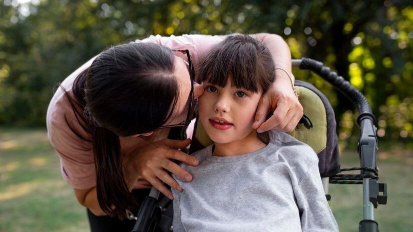 Muitas pessoas autistas têm dificuldade em filtrar estímulos sensoriais, como o barulho/Pixabay