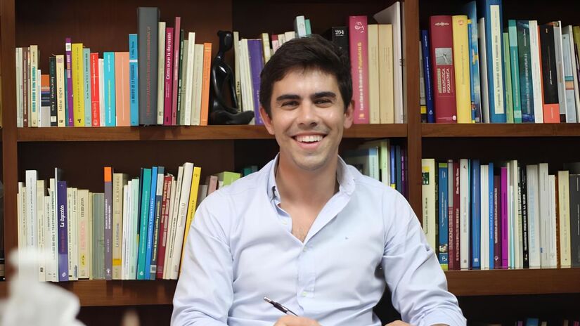 Psiquiatra Alejandro Martinez Rico formado pela Universidade Complutense de Madrid / Alejando Martinez/Linkedin
