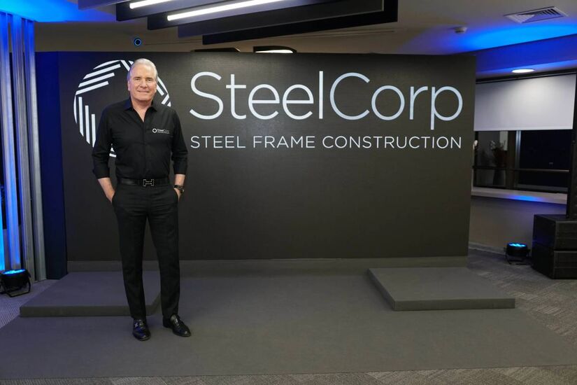 Além de sua experiência no mercado de trabalho, Roberto Justus também ganhou destaque na televisão como apresentador do programa O Aprendiz/Divulgação - Steel Corp