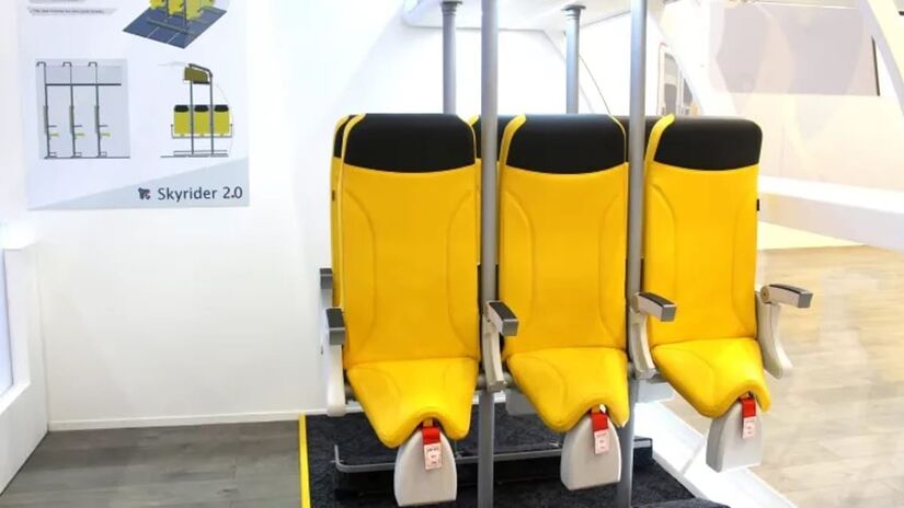 'Supostos' novos assentos seriam neste formato, algo que a empresa responsável desmentiu (Aviointeriors/Divulgação)