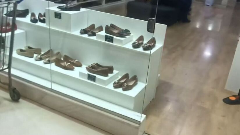 Situado na Rodovia SP-225 JaúBauru (saída no km 184), o empreendimento é muito mais que um centro de compras