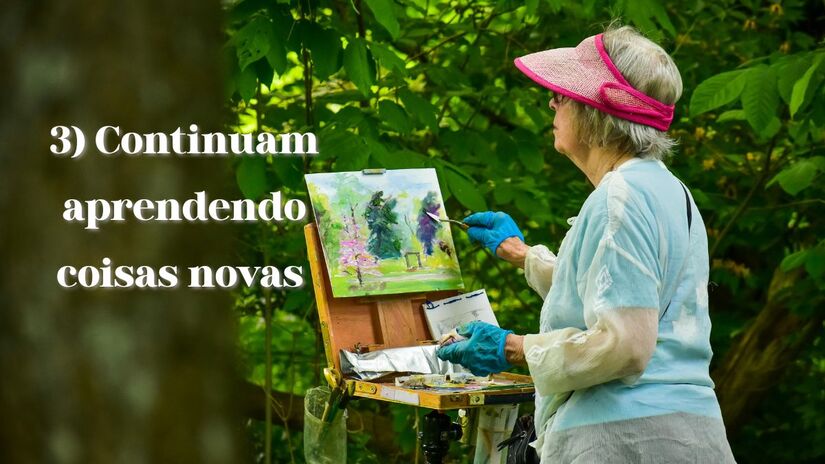 Quem permanece lúcido aos 80 nunca perde a curiosidade. Seja aprendendo um instrumento, experimentando pintar ou descobrindo um novo aplicativo, essas pessoas mantêm o cérebro ativo. Os cientistas chamam isso de neuroplasticidade  a capacidade do cérebro de formar novas conexões mesmo em idade avançada. Quanto mais nos desafiamos, mais fortes essas conexões se tornam/ Chris F/Pexel