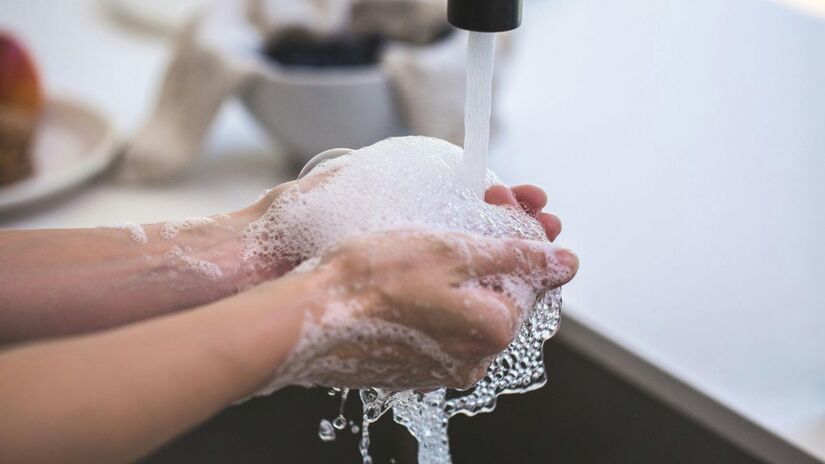 Compartilhar a casa exige acordos e, para alguns, a limpeza é prioridade - Pexels