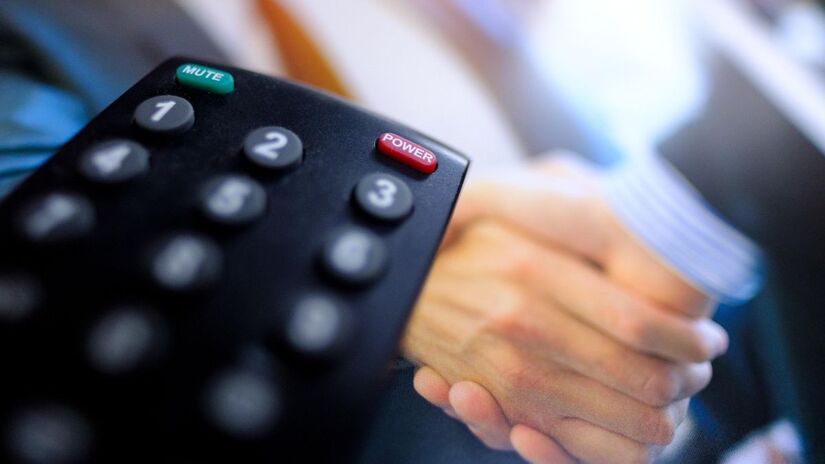 A porta USB da sua TV permite instalar aplicativos, conectar teclado e mouse e até atualizar o sistema/Pixabay