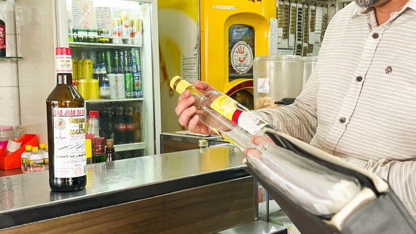 Produtos recolhidos serão analisados em laboratório pela Polícia Civil / Divulgação/PMSV