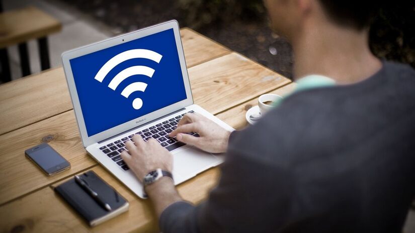 Usar o WiFi alheio é ilegal e ainda representa risco de acesso a informações pessoais/Pixabay