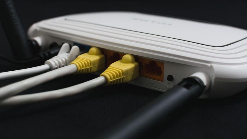Você pode acessar o modem pelo navegador e bloquear aparelhos desconhecidos/Pixabay