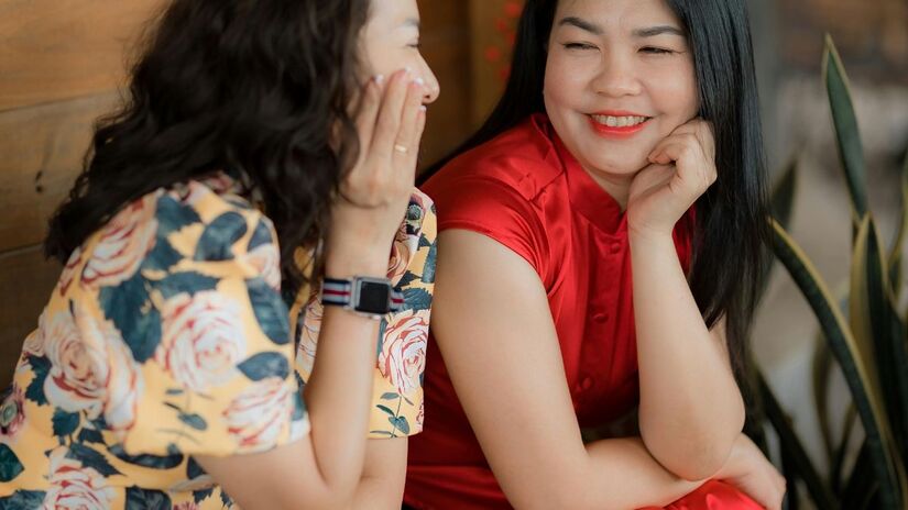 O humor é um aliado: Uma boa piada quebra o gelo e fortalece vínculos; as pessoas geralmente subestimam o poder do próprio senso de humor - pexels
