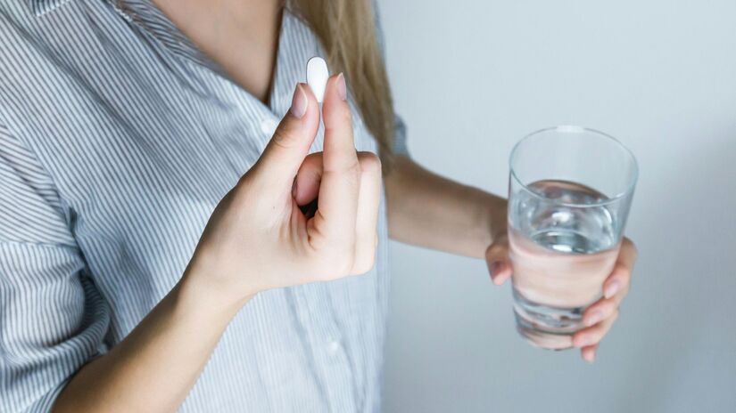 Algumas pessoas optam por tomar medicação para sanar o problema / Pexels