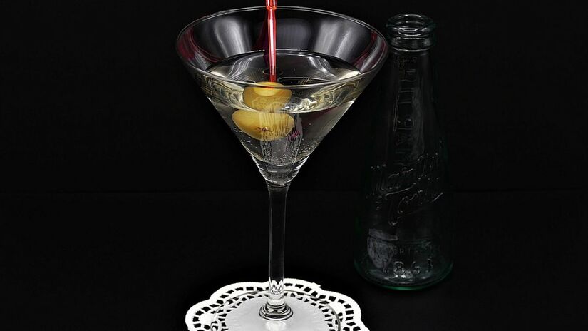 O clássico coquetel com gim e vermute ganhou versões que dividem bartenders/Pixabay