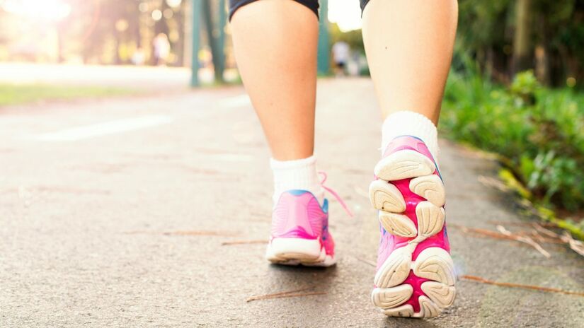 A caminhada é um dos exercícios mais fáceis de se praticar / Pexels