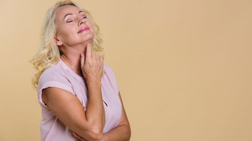 Ondas de calor, irritabilidade e ganho de peso: sintomas da menopausa que podem ser agravados pelo consumo excessivo de açúcar