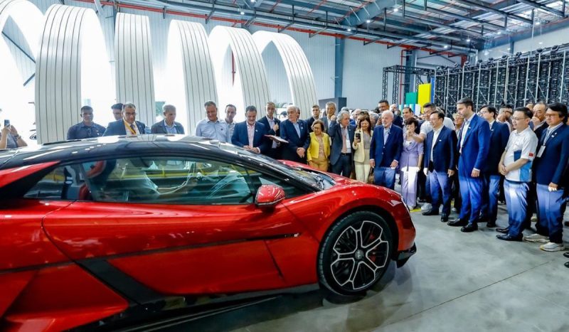 A empresa espera que futuramente consiga fabricar cercada de 300 mil carros por ano (Ricardo Stuckert/SECOM-PR)