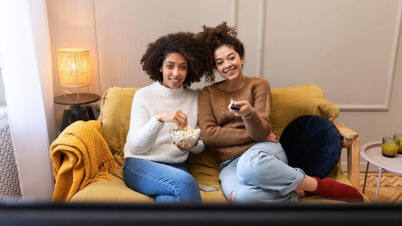 O ChatGPT pode ser usado como buscador de filmes e séries gratuitos online/Freepik