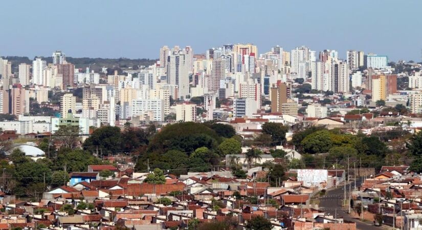 Por mais que a cidade seja considerada uma das melhores para se viver, ela se tornou mais famosa por causa do lanche que leva o seu nome (PMB/Divulgação)
