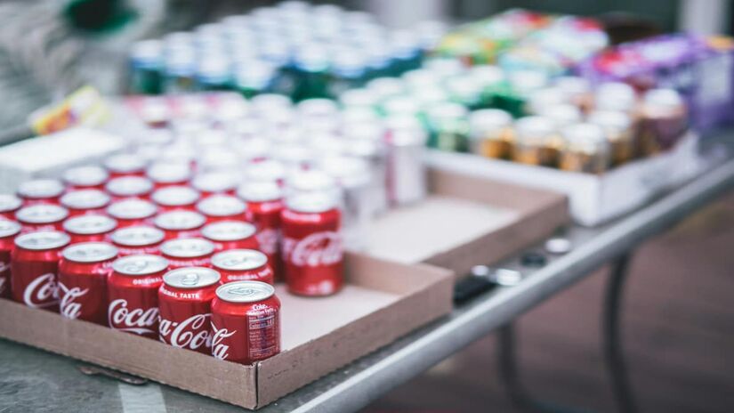 A bebida voltou aos mercados para seguir uma tendência de consumo de produtos dos anos 1980 (Craig Adderley/Pexels)