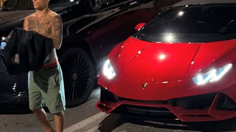 Os carros, dólares e itens de luxo foram apreendidos pela PF na Operação Narco Bet/Instagram