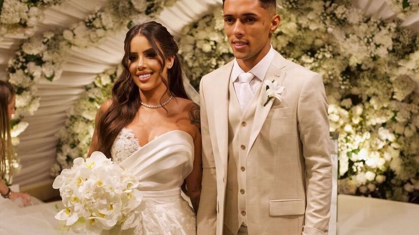 Este ano, o influenciador teve um casamento luxuoso em São Paulo com a influenciadora Hillary. Na ocasião celebridades e produtores de conteúdos estiveram presente. Hoje, sua esposa está grávida do segundo filho do casal /Instagram