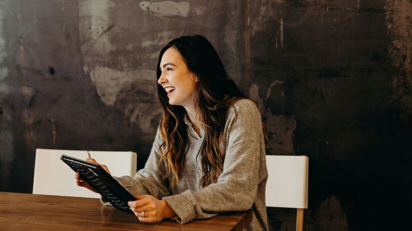 Geração Z prefere lazer digital e liberdade a empregos convencionais/Unsplash