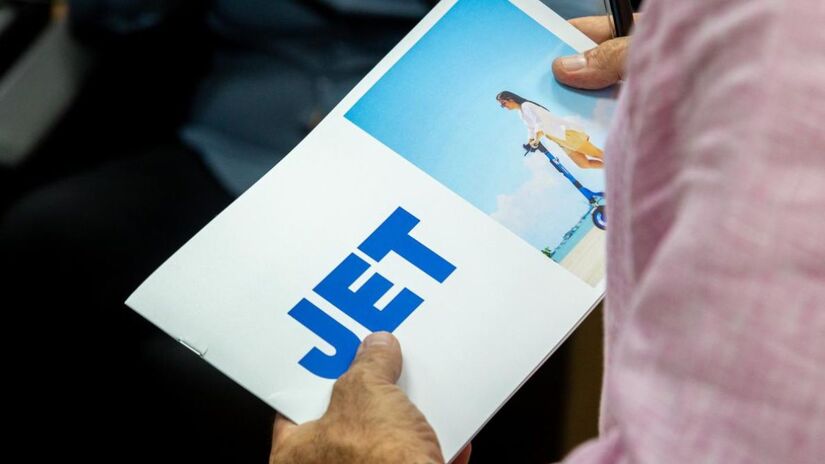 A empresa JET, líder na América Latina, opera em 30 cidades brasileiras com sistema de locação de veículos elétricos/Divulgação/PMM/Gabriel Freitas