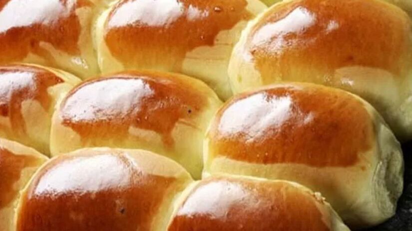 Para a esponja (pré-fermento):
50 g de farinha de trigo (½ xícara)
3 g de fermento biológico seco (1 colher de chá) ou 9 g fresco
50 g de água (¼ xícara)

/Internet