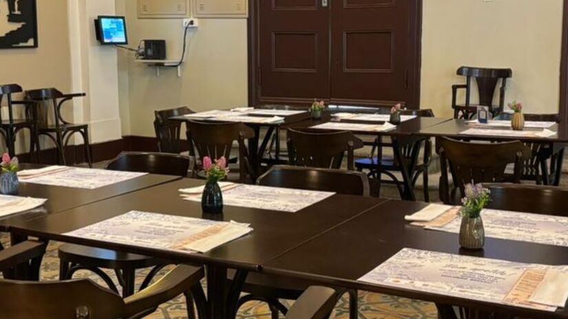 O espaço integra o Projeto PetroChef, parceria entre a Unisantos e a Petrobras, voltado à capacitação profissional em gastronomia. Reprodução/Isabella Fernandes
