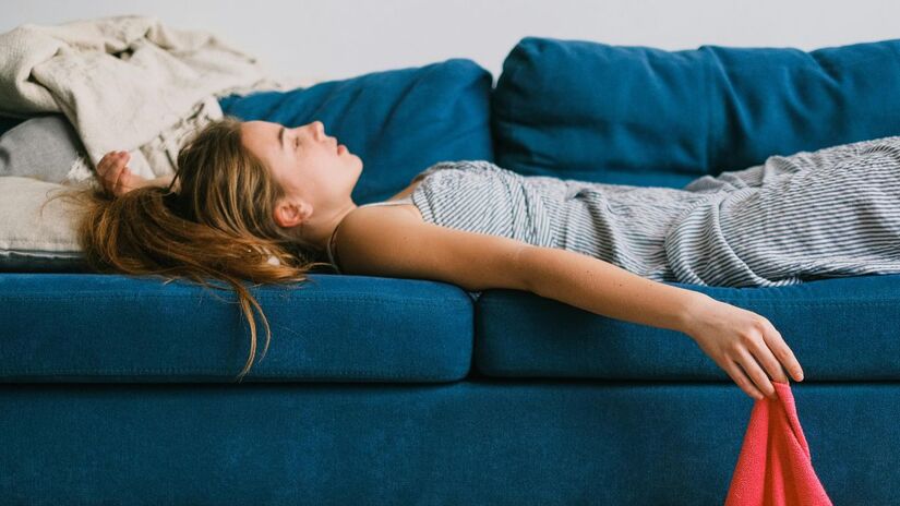 Cansaço constante: mesmo após dormir, a sensação de esgotamento físico e mental permanece/Pexels