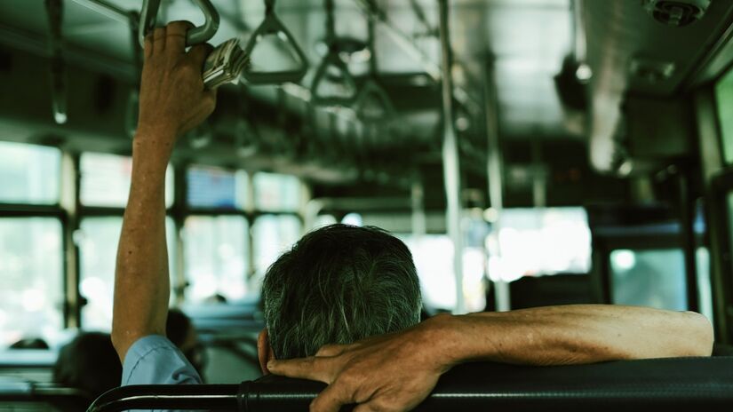 O transporte urbano enfrenta o desafio diário de equilibrar mobilidade e sustentabilidade / Pixabay