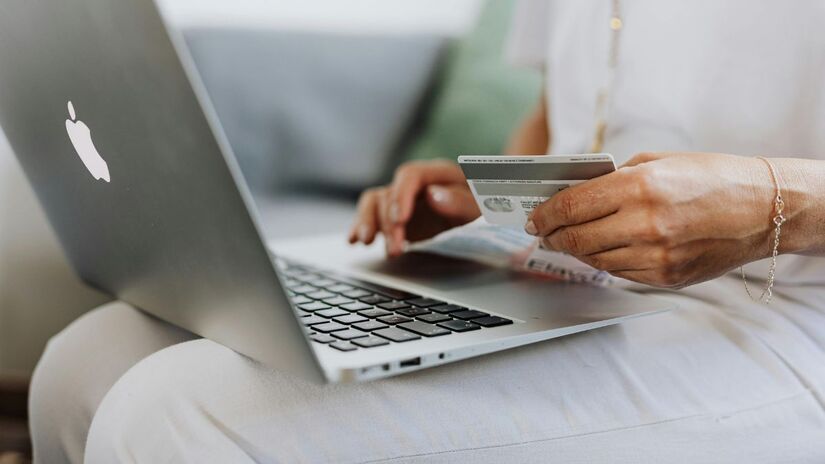 Programe compras de maior valor apenas se puder quitá-las integralmente no mês seguinte/Pexels