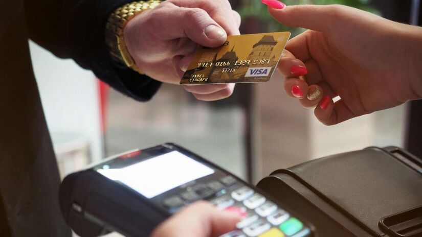 Estabeleça um limite pessoal de uso abaixo do limite total do cartão  disciplina é a chave/Pexels