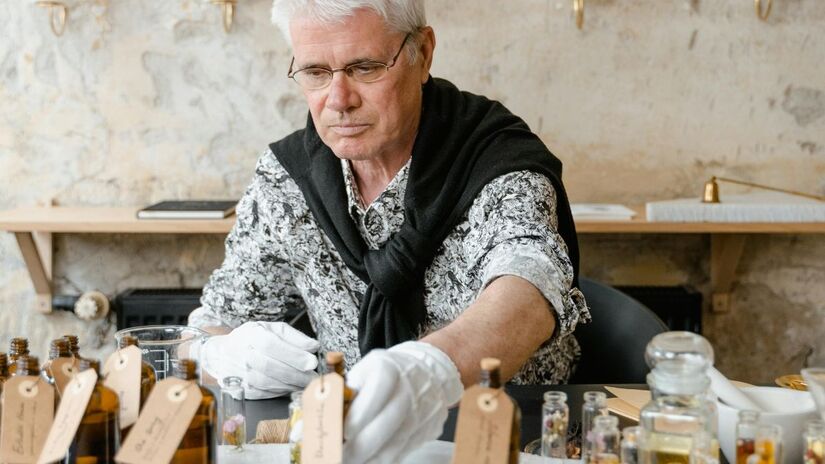Fragrâncias amadeiradas, cítricas e aquáticas marcam as opções que conquistaram os homens modernos/Pexels