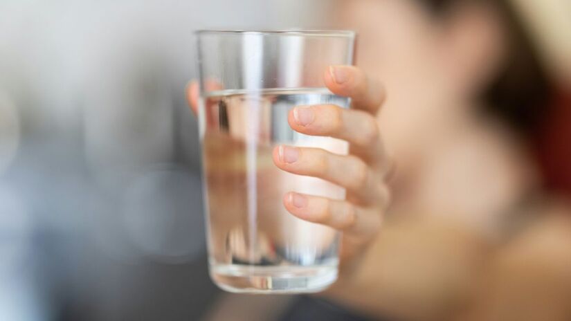 Hidrate-se e aproveite o sol com equilíbrio  vitamina D e água são aliados silenciosos da longevidade/Unplash