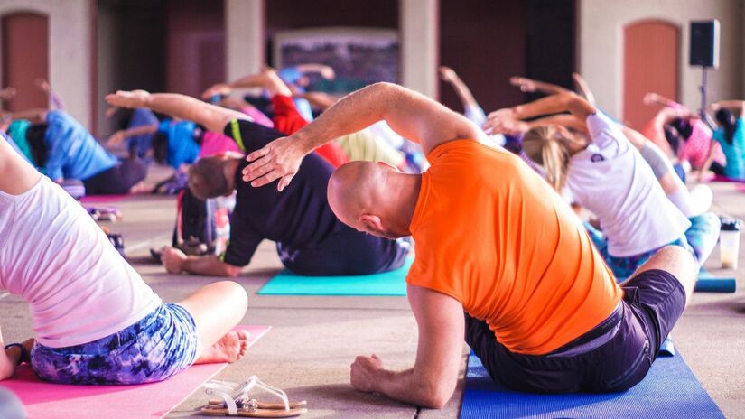 Mantenha o corpo ativo! Caminhadas diárias e exercícios leves reduzem o risco de doenças e fortalecem o coração/Unplash
