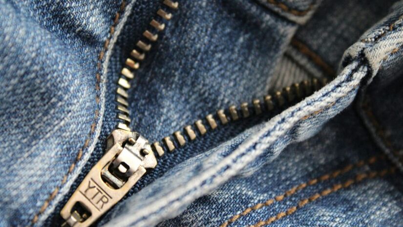 Ela possuía minúsculos ganchos e argolas, desenvolvidos pelo engenheiro americano Whitcomb L. Judson (Pixabay/Pexels)