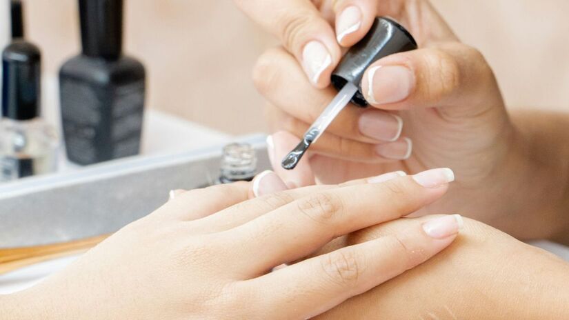 Produtos de unhas em gel e esmaltes com substâncias proibidas pela Anvisa serão retirados do mercado em 90 dias /Unsplash