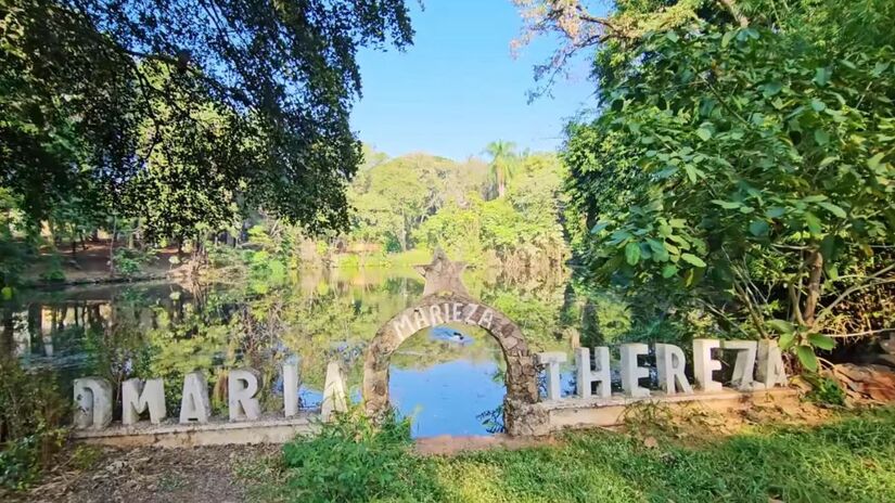 O principal polo de comércio está na Avenida Marechal Artur da Costa e Silva, um verdadeiro shopping a céu aberto / Fotos a seguir: Reprodução Youtube/De fora em Juiz de fora 