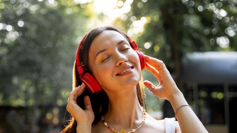 As suaves, com melodias calmas e relaxantes de ritmo lento/ Freepik