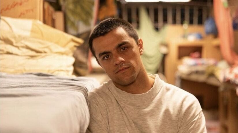 Felipe Simas caracterizado como Daniel Cravinhos, condenado pelo assassinato de Manfred e Marísia von Richthofen/ Reprodução Instagram/@ulissescampbell